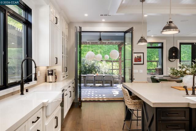 Image 12 of 59 For 401 Legacy Dr