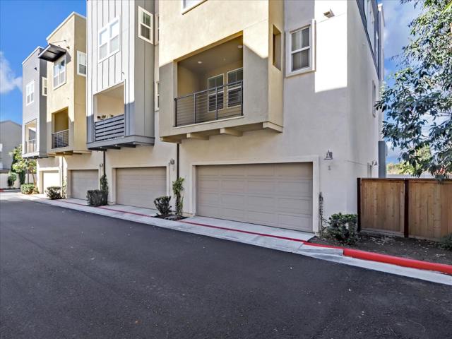 1452 N Harbor Boulevard, Santa Ana CA: https://media.crmls.org/mediaz/fb8cd44a-6474-4be5-83fb-a97976944183.jpg
