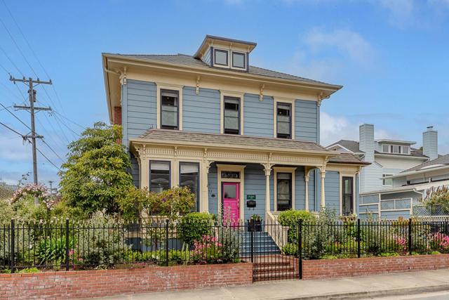 543 Spruce Avenue, Pacific Grove CA: https://media.crmls.org/mediaz/fb8de9b0-8e9c-4e01-bf6c-8d9ab3f289ad.jpg