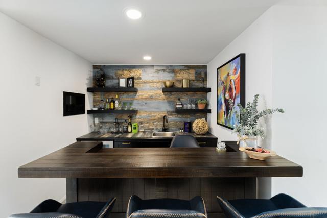 1 Temple Court, Rancho Mirage CA: https://media.crmls.org/mediaz/fb8df0aa-ce68-4f4e-832d-c0f66de92ad3.jpg