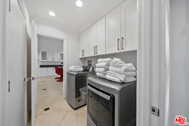 16221 Elisa Place, Encino CA: https://media.crmls.org/mediaz/fb8eef15-0090-4ed8-8f89-84a72e4a15ca.jpg