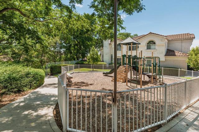 1860 Matin Circle, San Marcos CA: https://media.crmls.org/mediaz/fb8f09e3-ff0f-4680-b1cc-c0ec2cf34b72.jpg