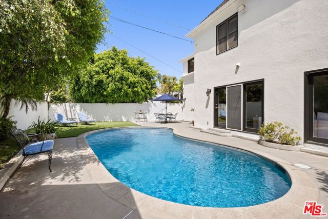 3067 Motor Avenue, Los Angeles CA: https://media.crmls.org/mediaz/fb8f3ccd-0dea-46b8-a2bb-fd653412eb5f.jpg