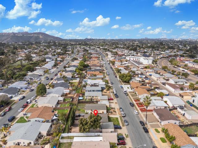 3317 19 Jemez Dr, San Diego CA: https://media.crmls.org/mediaz/fb8f4248-aab0-4df3-9e01-1abab418a547.jpg