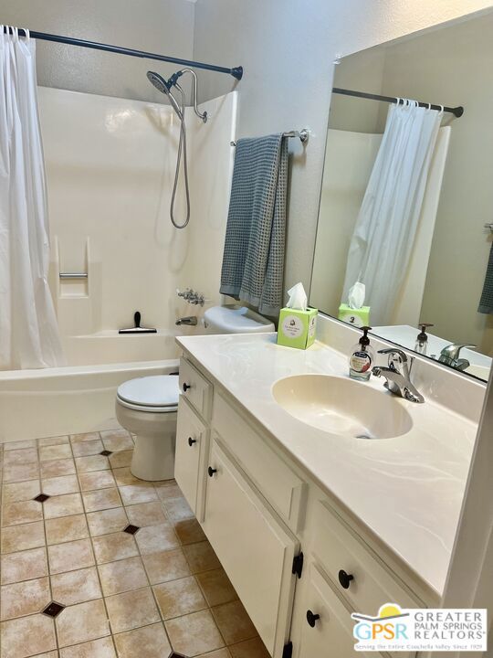 1816 N Mira Loma Way, Palm Springs CA: https://media.crmls.org/mediaz/fb9003be-d6f8-4288-a386-e7985311d239.jpg