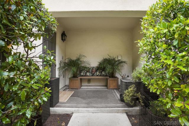 2989 Escala Circle, San Diego CA: https://media.crmls.org/mediaz/fb901be4-002a-450d-8202-40e7cd65719b.jpg