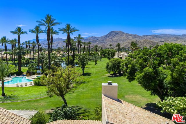 69385 Avenida De Las Montanas, Cathedral City CA: https://media.crmls.org/mediaz/fb9081f0-9374-46c7-83c4-fe18ff359bc6.jpg
