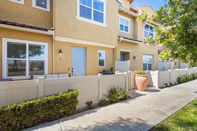 Detail Gallery Image 2 of 39 For 1345 Santa Diana Rd #2,  Chula Vista,  CA 91913 - 4 Beds | 3/1 Baths