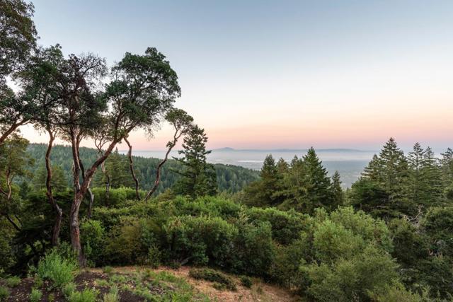33 Bear Glen Drive, Woodside CA: https://media.crmls.org/mediaz/fb91f6e9-78b2-4ab6-b8ee-414cec7b239f.jpg