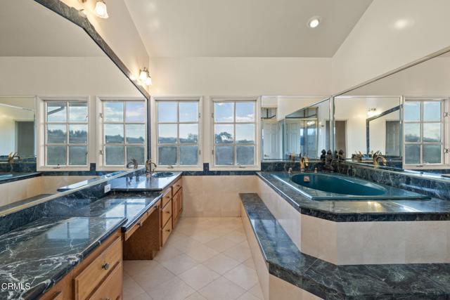 5287 N Creston Lane, Somis CA: https://media.crmls.org/mediaz/fb92871a-397f-4844-a967-a502b4091f56.jpg
