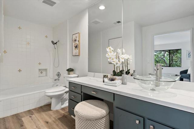 14357 Saratoga Avenue, Saratoga CA: https://media.crmls.org/mediaz/fb92a246-4886-4ae1-b308-086fbf0eafd6.jpg
