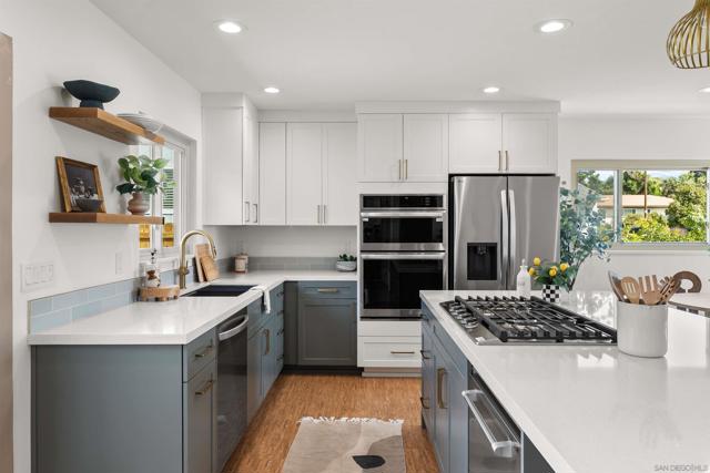 1154 Sapphire Street, San Diego CA: https://media.crmls.org/mediaz/fb92c935-774a-40b2-af6a-254ab703c6ce.jpg