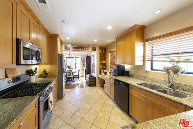 532 N San Marino Avenue, San Gabriel CA: https://media.crmls.org/mediaz/fb931d96-90be-45ad-b171-c35d766218f4.jpg