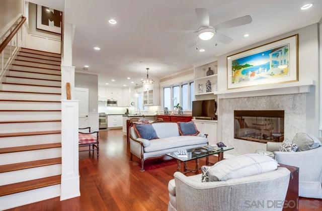 240 B Avenue, Coronado CA: https://media.crmls.org/mediaz/fb9450bf-729e-409c-9acc-cfcc0bc08460.jpg