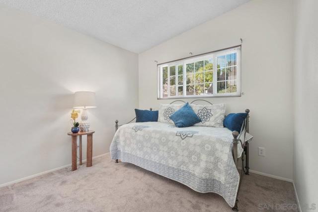 1173 Oasis Ave, Chula Vista CA: https://media.crmls.org/mediaz/fb94ef13-45e5-4360-a646-7df327881e9f.jpg