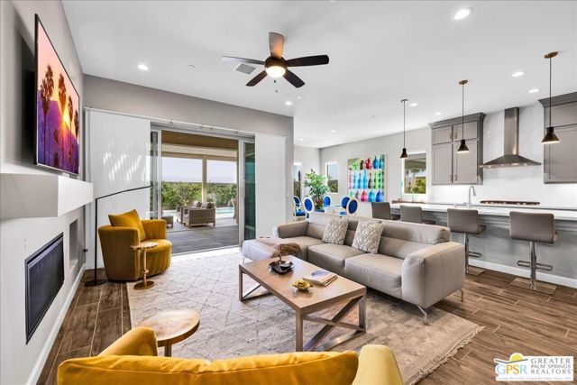 70 Zinfandel, Rancho Mirage CA: https://media.crmls.org/mediaz/fb9540be-8e21-4592-a303-bcb13b430b2e.jpg
