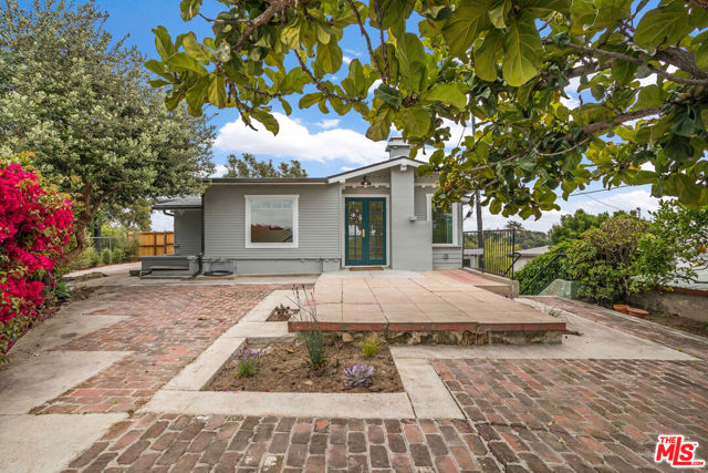 2336 Loma Vista Place, Los Angeles CA: https://media.crmls.org/mediaz/fb95b6d4-5c09-4ed6-b6d0-d8fe3b41fcb7.jpg