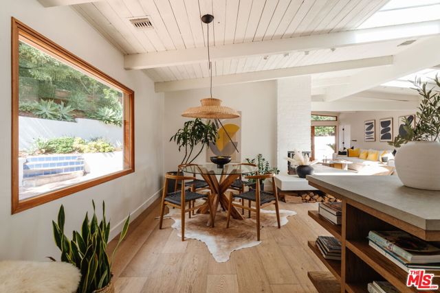 2145 Sunset Crest Drive, Los Angeles CA: https://media.crmls.org/mediaz/fb95cb81-f8c2-45bb-b04a-b15c63407cb4.jpg