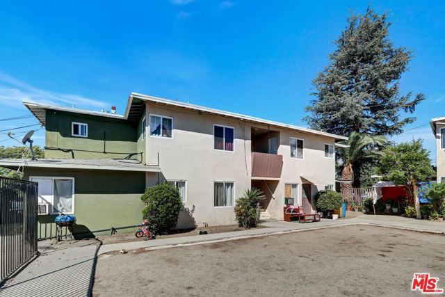1072 W Wilson Street, Pomona CA: https://media.crmls.org/mediaz/fb95f129-5d85-485b-862c-0afb8e99ec49.jpg