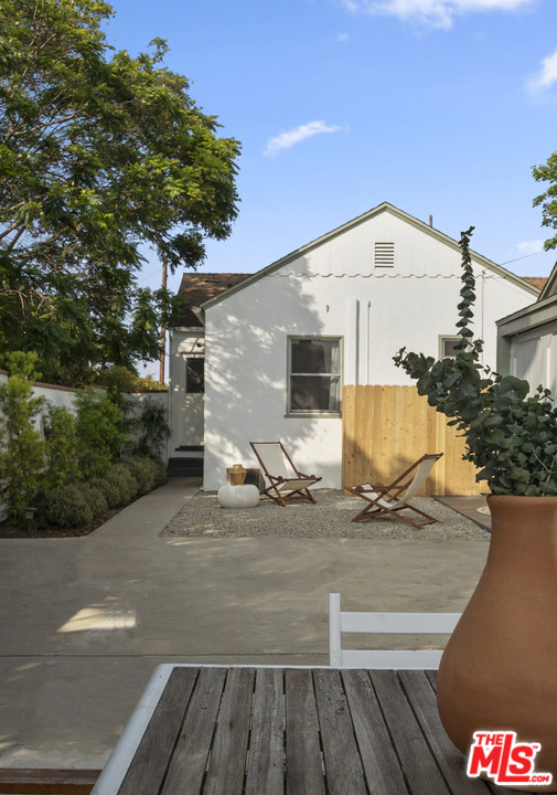 Image 46 of 52 For 3745 Redwood Avenue