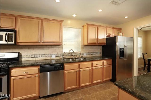 Detail Gallery Image 17 of 18 For 3226 La Crescenta Ave, Glendale,  CA 91208 - 2 Beds | 2 Baths