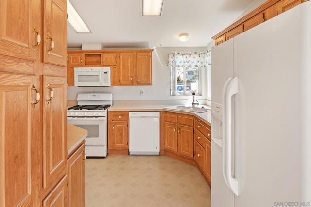 328 Killdeer, Oceanside CA: https://media.crmls.org/mediaz/fb96a34b-4f8e-46eb-b8f3-451fcbfa3a2d.jpg