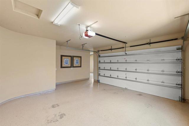 21 Bigleaf Road, Orinda CA: https://media.crmls.org/mediaz/fb96c49a-2ab6-4ff8-91bf-8b421b19fbb3.jpg