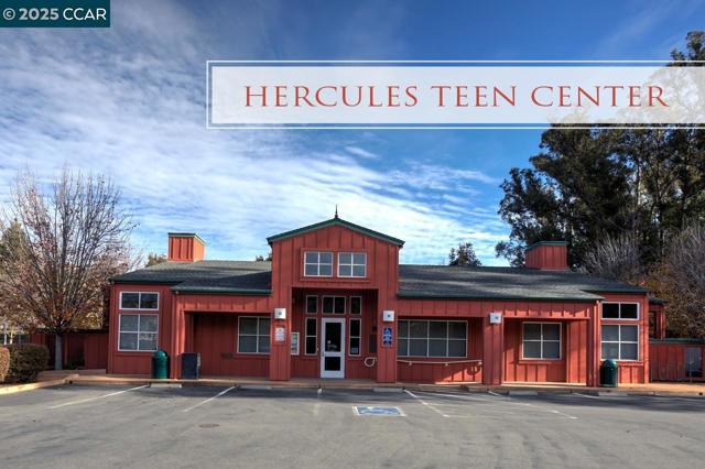 310 Boatswain Ct, Hercules CA: https://media.crmls.org/mediaz/fb96d513-4047-4561-9425-7697cf43617e.jpg