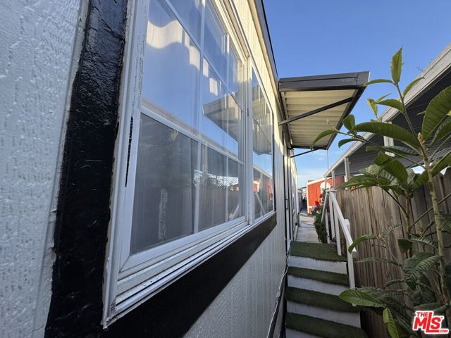 105 Prince Lane, Santa Ana CA: https://media.crmls.org/mediaz/fb978ef2-bb4d-4e36-b66e-1f4aa7c7217f.jpg