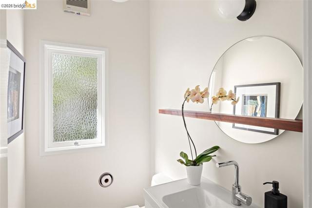 Image 16 of 54 For 450 Vermont Ave