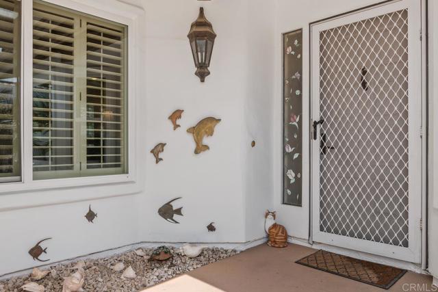 5015 Alicante Way, Oceanside CA: https://media.crmls.org/mediaz/fb98afe9-0630-4eb3-9740-f7f0a6c14470.jpg