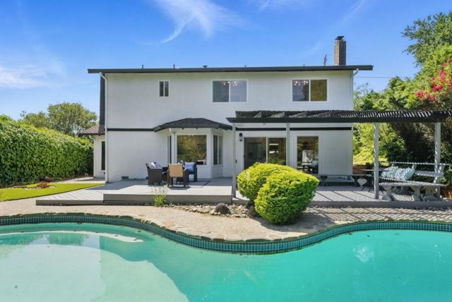 5657 Shadow Ridge Drive, Castro Valley CA: https://media.crmls.org/mediaz/fb9a1482-9306-44b0-9c9d-a5727ae55d16.jpg