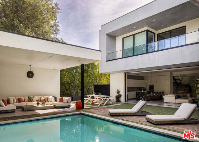 6509 Colgate Avenue, Los Angeles CA: https://media.crmls.org/mediaz/fb9a45e6-a66c-446e-96c3-cbac76470f72.jpg