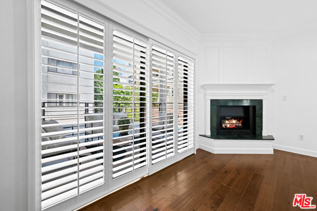 11928 Kiowa Avenue, Los Angeles CA: https://media.crmls.org/mediaz/fb9a73b7-e55d-4d98-bf22-12f9849c08e1.jpg