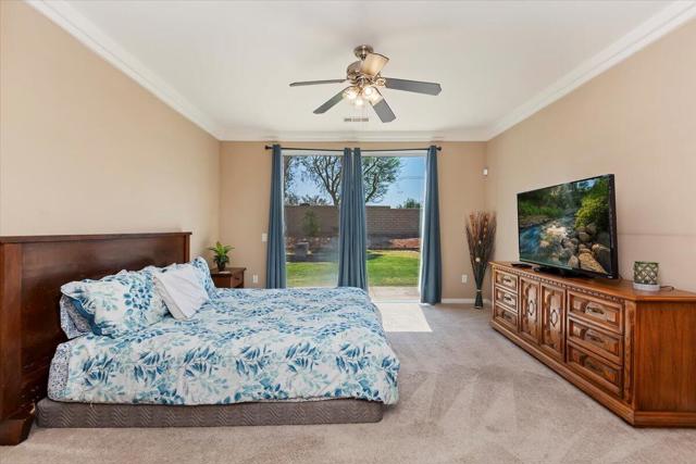 42330 Bridges Court, Indio CA: https://media.crmls.org/mediaz/fb9a8d85-deab-4b20-9200-f437b2b944ab.jpg
