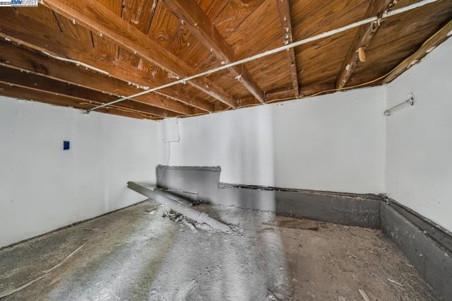 1541 Merced Street, Richmond CA: https://media.crmls.org/mediaz/fb9b2e17-d585-4810-85ac-b0f92e7019cb.jpg