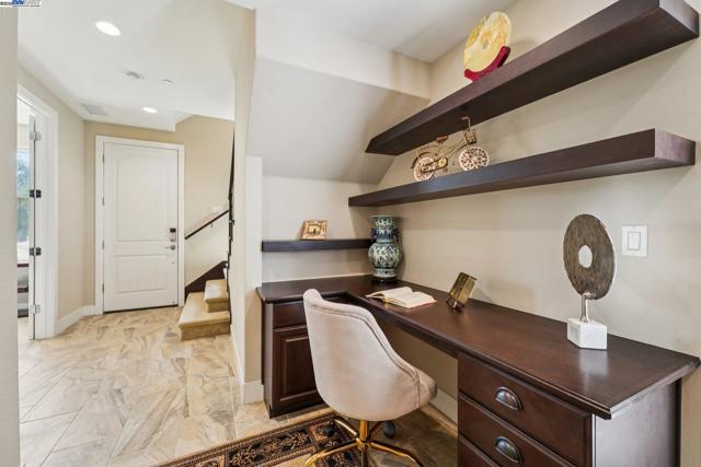 7213 Calistoga Ln, Dublin CA: https://media.crmls.org/mediaz/fb9ba03c-5e5c-4892-8c72-9e7e29ca7200.jpg