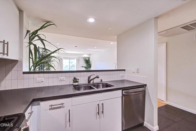 Detail Gallery Image 11 of 38 For 159 W Green St #408,  Pasadena,  CA 91105 - 2 Beds | 2 Baths