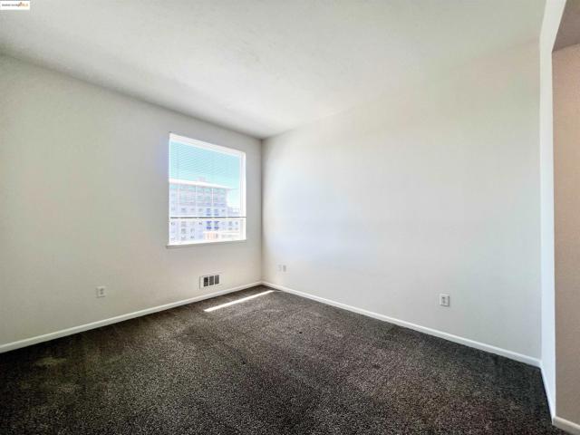 5855 Horton St, Emeryville CA: https://media.crmls.org/mediaz/fb9cda79-92cb-4a6a-8d0c-3561459ec911.jpg