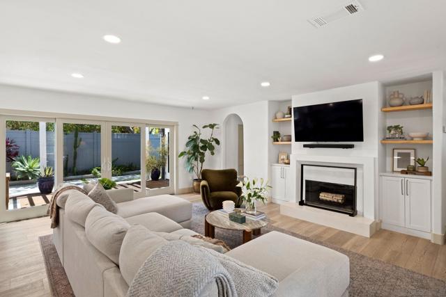 4725 Adams Ave, San Diego CA: https://media.crmls.org/mediaz/fb9d35d0-13f7-4ecd-92f0-b2b6aa894f8d.jpg