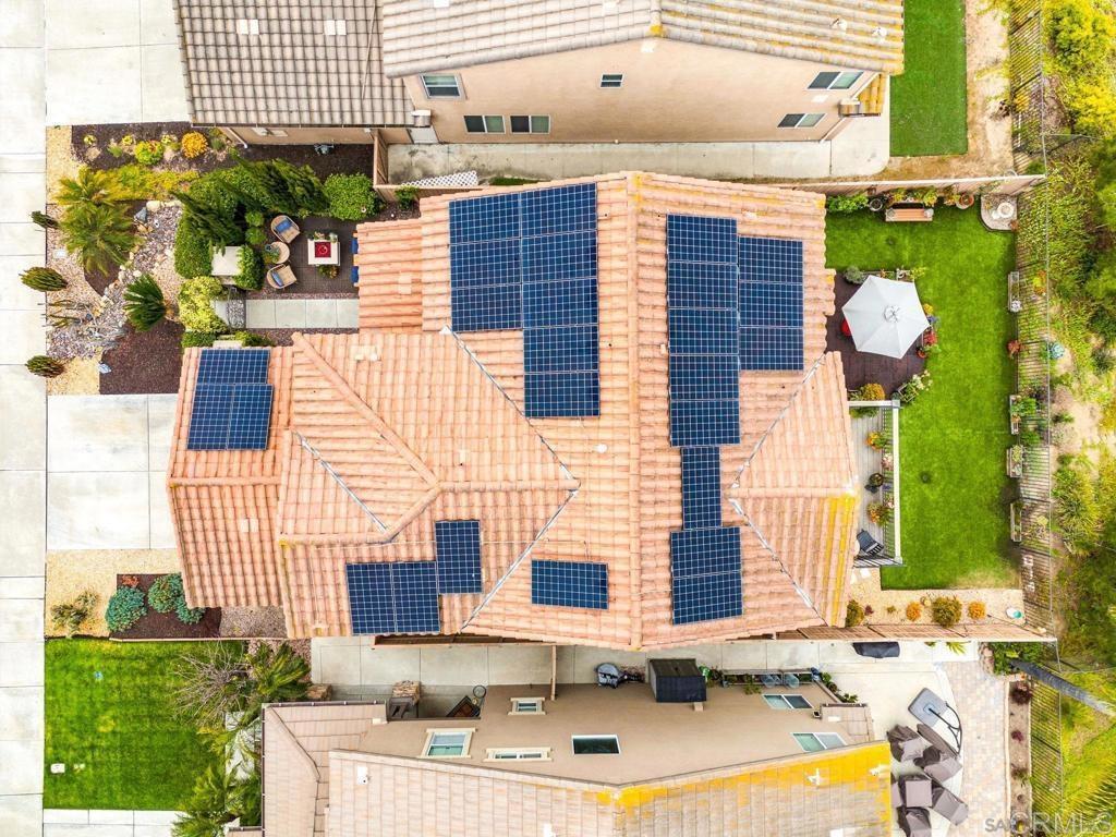 https://media.crmls.org/mediaz/fb9d53ea-c46b-4b68-87f7-dbadd73ac573.jpg?preset=X-Large