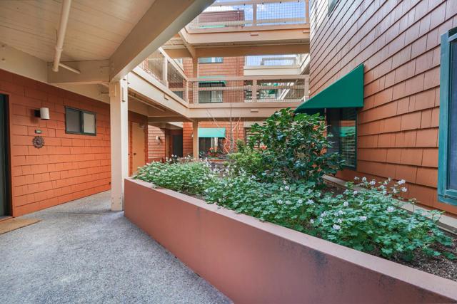 4250 El Camino Real, Palo Alto CA: https://media.crmls.org/mediaz/fb9d9071-aa27-4b95-8552-72209c11e184.jpg