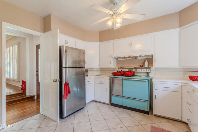 2727 Hollister Terrace, Glendale CA: https://media.crmls.org/mediaz/fb9e25d1-6c36-4661-9bb9-9507e182205a.jpg