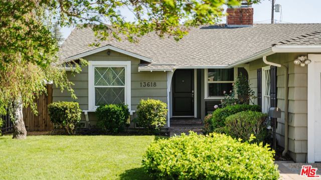 13618 ADDISON Street photo 2