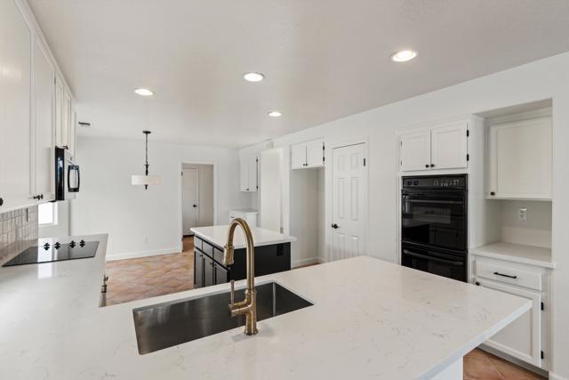 Detail Gallery Image 15 of 47 For 6012 Piros Way, Oceanside,  CA 92056 - 2 Beds | 2/1 Baths