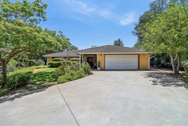 Detail Gallery Image 1 of 60 For 1575 Larson Ln, Fallbrook,  CA 92028 - 3 Beds | 2/1 Baths