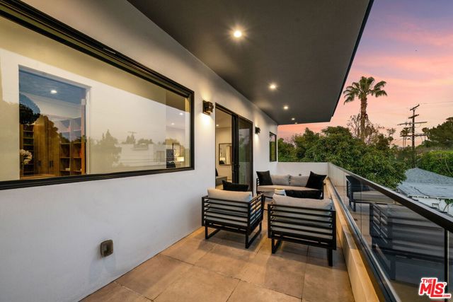 14812 Morrison Street, Sherman Oaks CA: https://media.crmls.org/mediaz/fb9f2e6b-8a37-4d44-89a1-ed18e2c91022.jpg