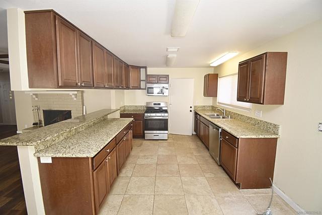 10957 VALLE VISTA ROAD, Lakeside CA: https://media.crmls.org/mediaz/fb9f3b47-0274-4177-9357-87fa9851413d.jpg