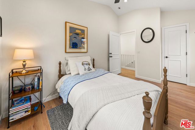 305 E Islay Street, Santa Barbara CA: https://media.crmls.org/mediaz/fb9fabc9-3284-47e5-97ae-13eda3bb25b4.jpg