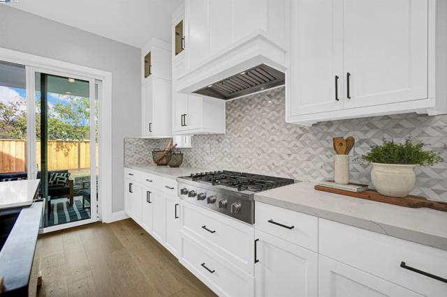 257 Haleena Place, Walnut Creek CA: https://media.crmls.org/mediaz/fb9fd4e9-b9f1-40c6-9b0e-badf299a39d2.jpg